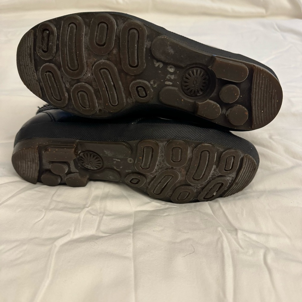 UGG Bellegarde Quilted Leather waterproof Shearling Boots, Black, Size 7.5 - Picture 4 of 10